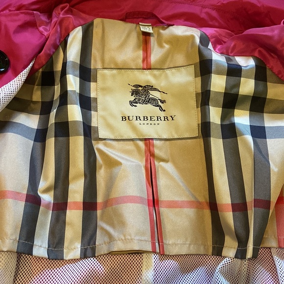 Burberry magenta rain coat - Picture 12 of 17